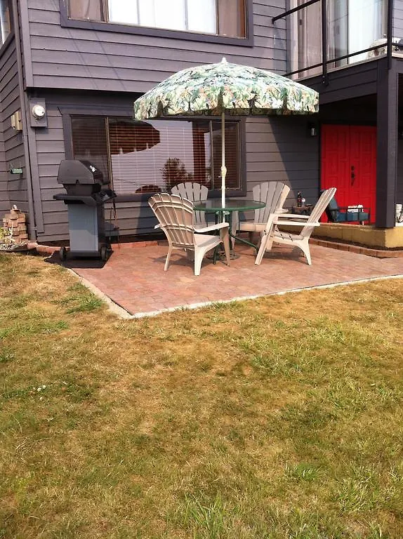 Sunshine Coast Suites Sechelt Apartment